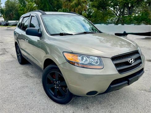 Used 2009 Hyundai Santa Fe GLS FWD image 2