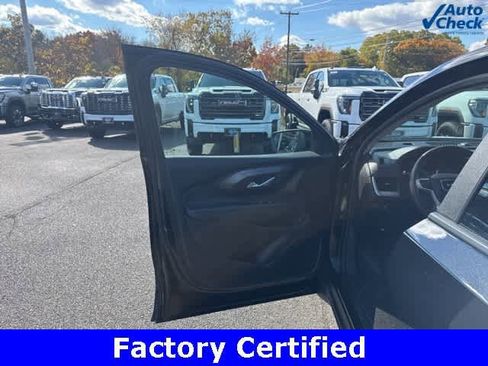 Certified 2024 GMC Terrain SLE w/ Driver Convenience Package image 16