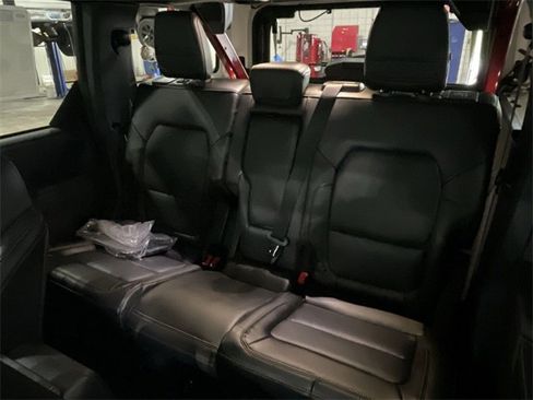 New 2025 Ford Bronco Badlands image 28