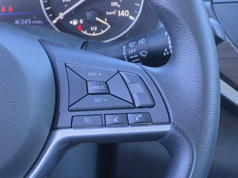 Used 2025 Nissan Altima 2.5 SV FWD image 34