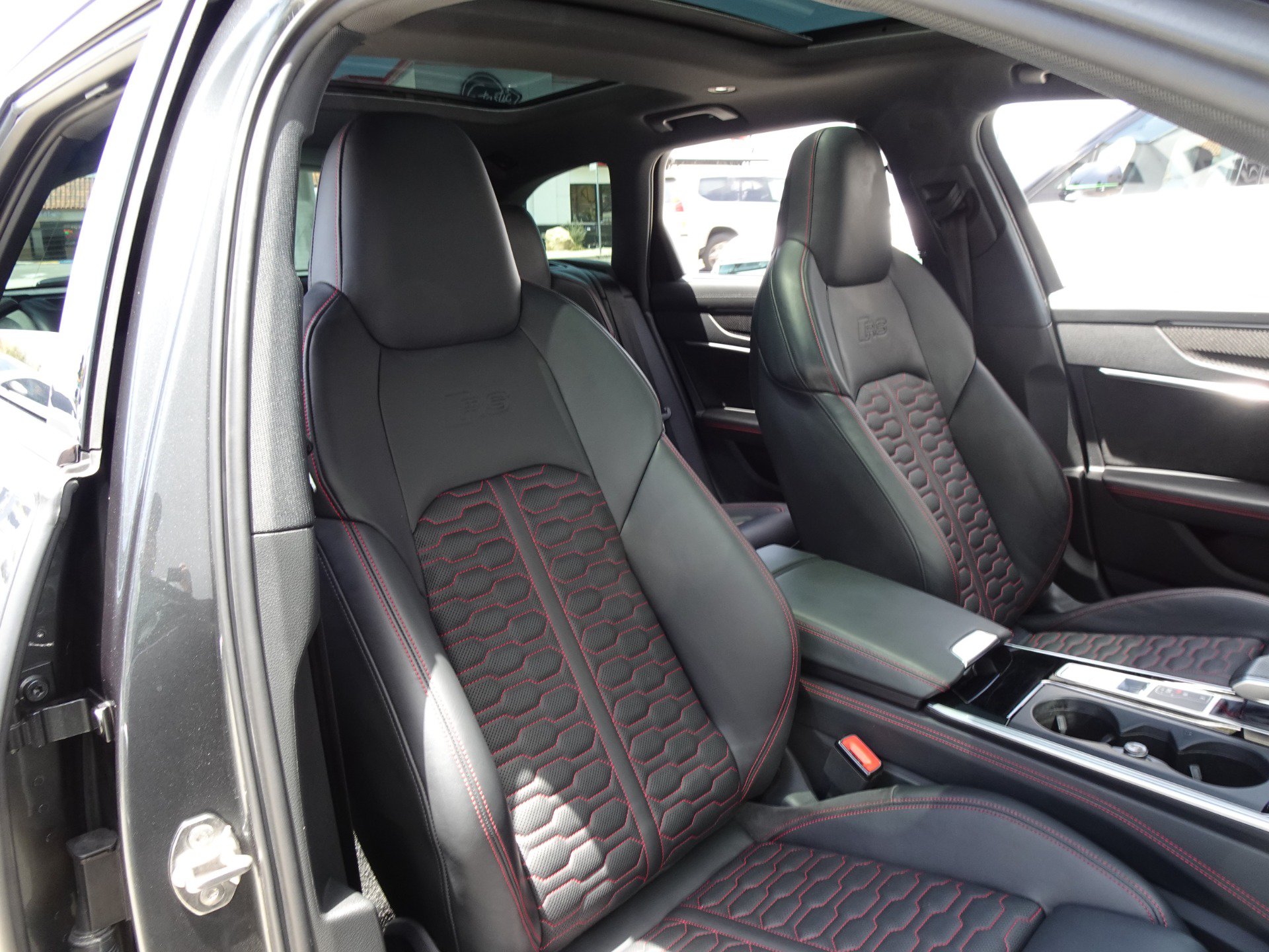Used 2021 Audi RS 6 w/ Executive Package AWD/4WD image 23