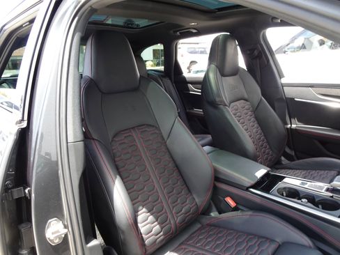 Used 2021 Audi RS 6 w/ Executive Package AWD/4WD image 23