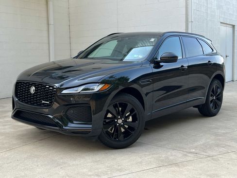 Used 2025 Jaguar F-PACE R-Dynamic S image 1