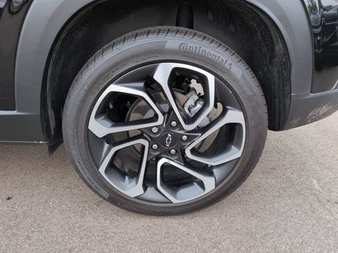 Used 2025 Chevrolet Trax RS w/ Driver Confidence Package FWD image 11