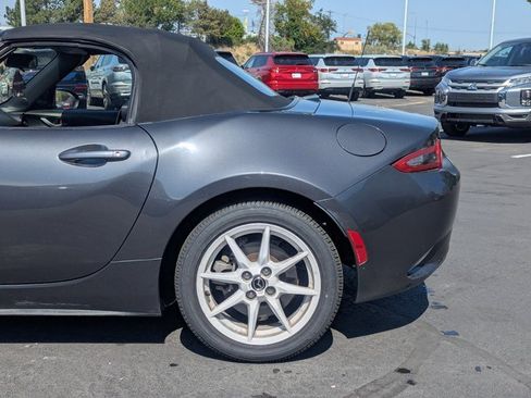 Used 2017 MAZDA MX-5 Miata Sport image 9
