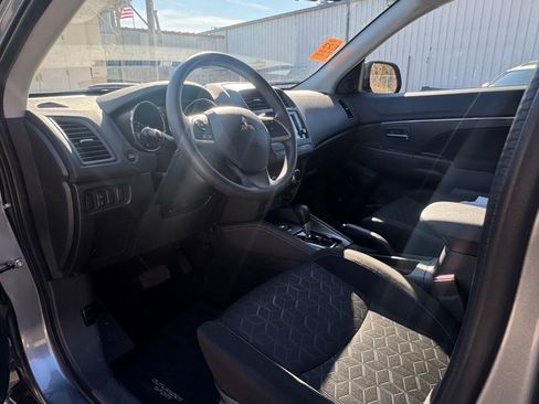 Used 2025 Mitsubishi Outlander Sport AWD image 16