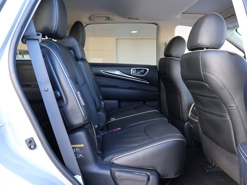Used 2020 INFINITI QX60 Luxe w/ Essential Package image 24