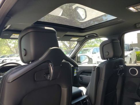 New 2026 Land Rover Discovery S AWD/4WD image 10