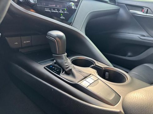 Used 2022 Toyota Camry SE FWD image 21
