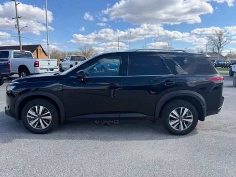Used 2025 Nissan Pathfinder SL image 10