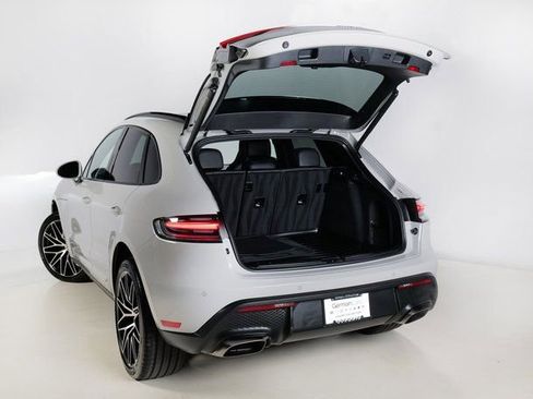 Used 2023 Porsche Macan image 33