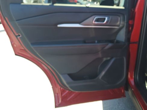 Certified 2025 Ford Explorer ST-Line w/ Premium Package image 11