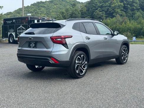 New 2026 Chevrolet Trax RS w/ Driver Confidence Package FWD image 7