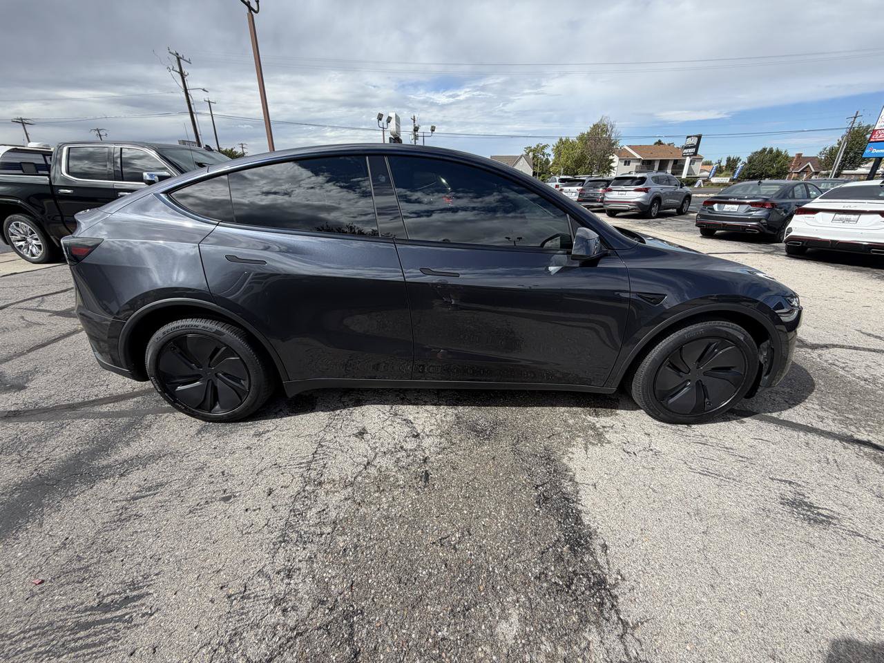 Used 2026 Tesla Model Y Long Range AWD/4WD image 3