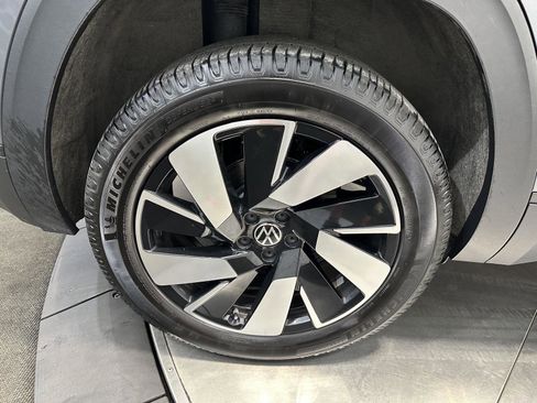 Used 2024 Volkswagen Atlas Cross Sport SE image 10