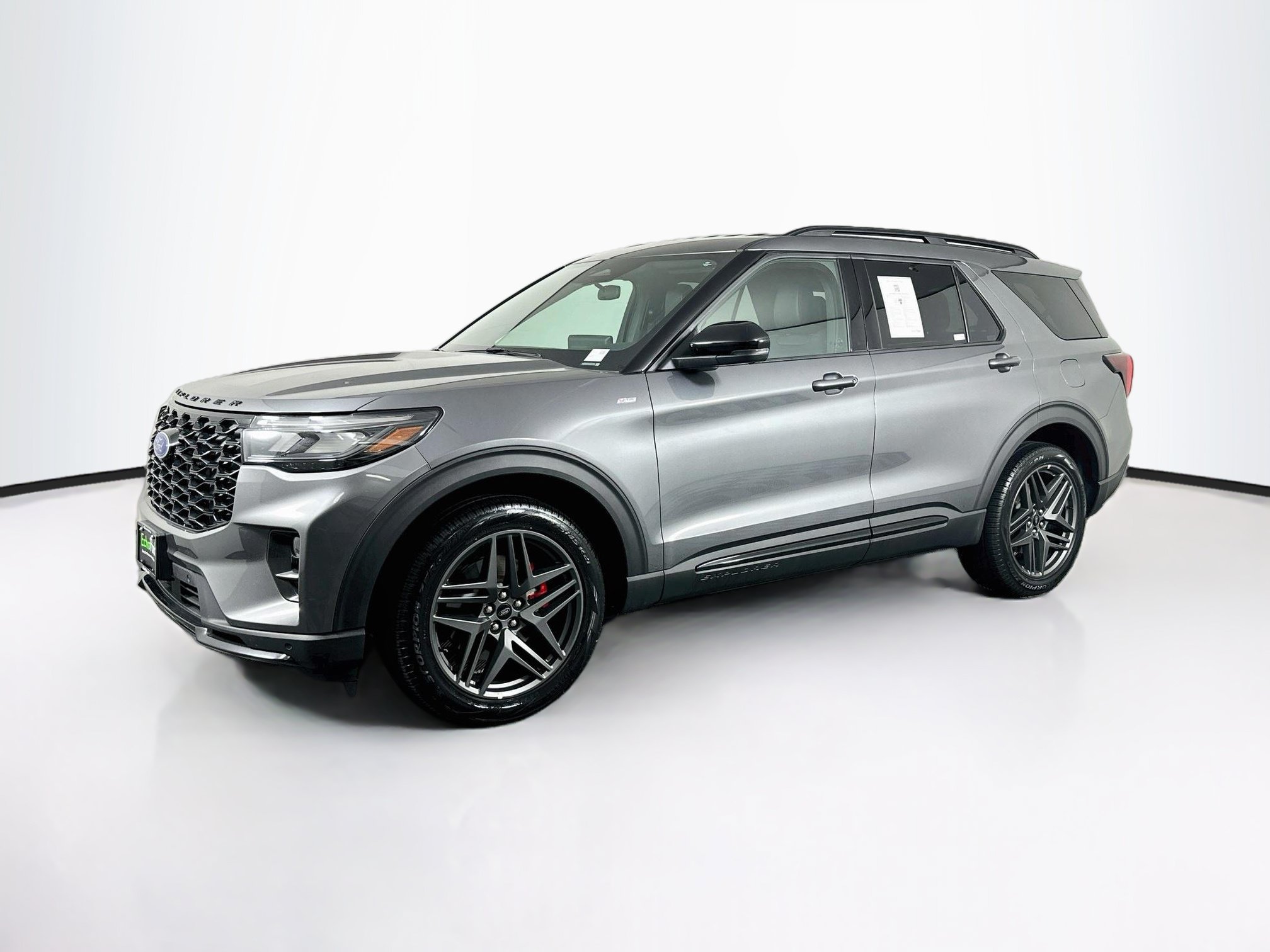 Used 2025 Ford Explorer ST-Line w/ ST-Line Street Pack AWD/4WD image 3