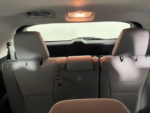 Used 2020 Toyota Highlander LE AWD/4WD image 20
