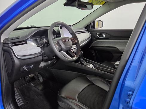 Used 2022 Jeep Compass Latitude FWD image 14