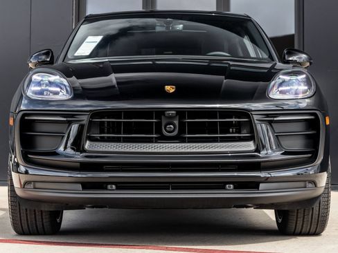 New 2026 Porsche Macan AWD/4WD image 8