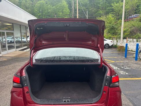 Used 2025 Nissan Versa SV FWD image 30