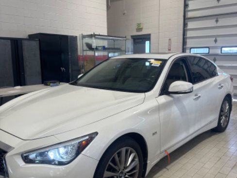 Used 2018 INFINITI Q50 Luxe w/ Cargo Package (L95) image 12