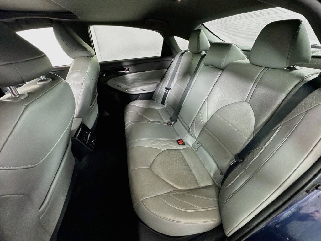 Used 2020 Toyota Avalon Limited w/ Advanced Safety Package FWD image 26