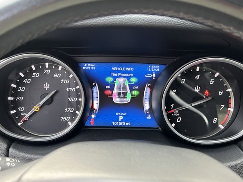 Used 2018 Maserati Levante GranSport image 27