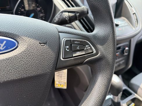 Used 2017 Ford Escape SE w/ Equipment Group 201A FWD image 16