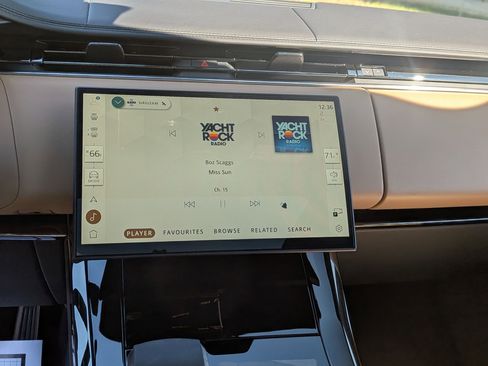 Used 2025 Land Rover Range Rover Sport Dynamic SE image 21