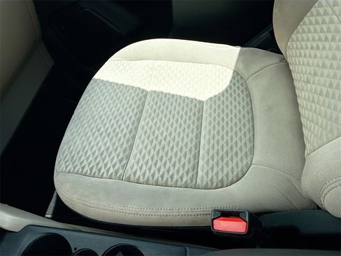 Used 2021 Ford Escape SE image 25