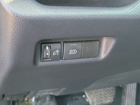 Certified 2025 Toyota RAV4 XLE FWD image 18