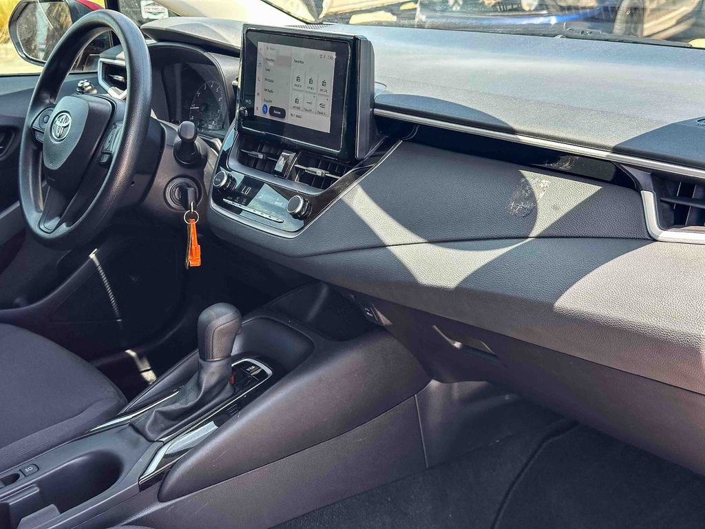 Used 2025 Toyota Corolla LE FWD image 20