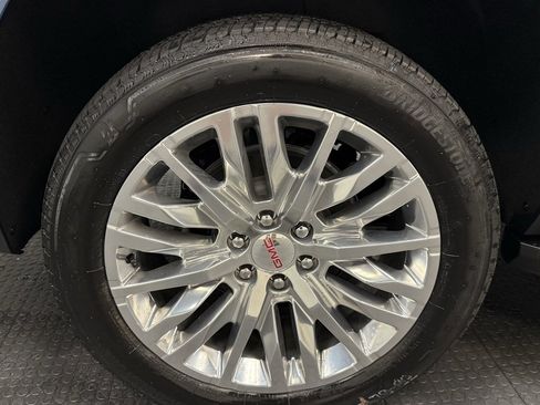 New 2026 GMC Yukon XL Elevation w/ LPO, Floor Liner Package image 13