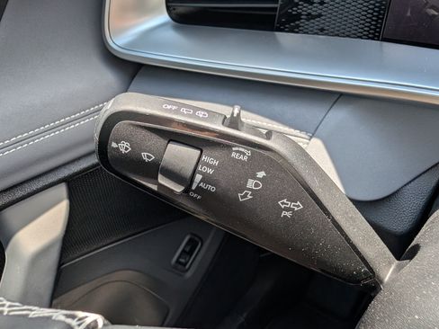 Certified 2026 Volkswagen Tiguan SE AWD/4WD image 26