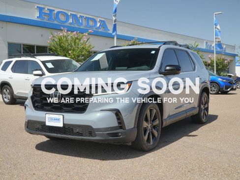 Used 2025 Honda Pilot Black Edition image 1