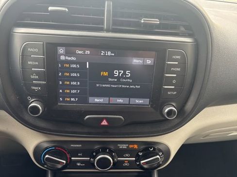 Used 2021 Kia Soul LX image 12