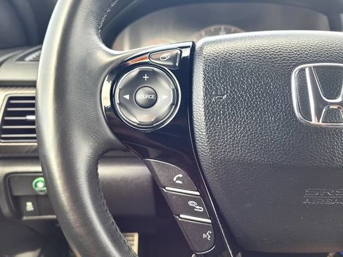 Used 2017 Honda Accord Sport image 24