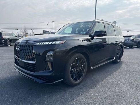 Certified 2026 INFINITI QX80 4WD w/ Sport Exterior Package image 3