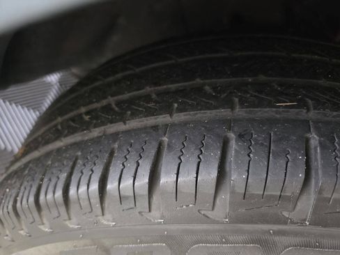 Used 2011 Ford Escape XLT FWD image 26