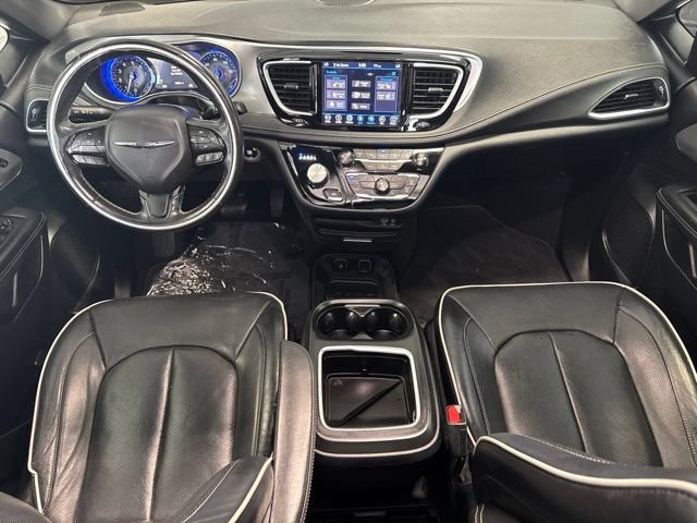 Used 2019 Chrysler Pacifica Limited w/ Advanced Safetytec Group FWD image 4