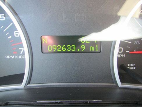 Used 2006 Ford Explorer XLT image 10