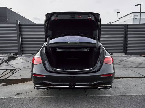 Used 2024 Mercedes-Benz S 580 4MATIC Sedan w/ AMG Line image 17