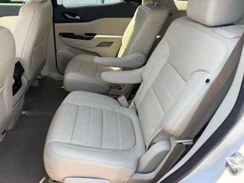 Used 2023 GMC Acadia Denali AWD/4WD image 12