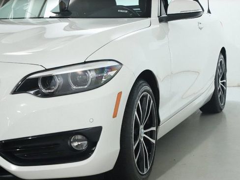Used 2020 BMW 230i xDrive Convertible AWD/4WD image 4