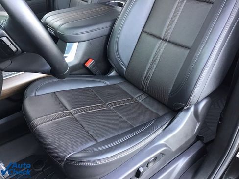 Used 2024 Chevrolet Silverado 1500 High Country w/ Midnight Edition image 8