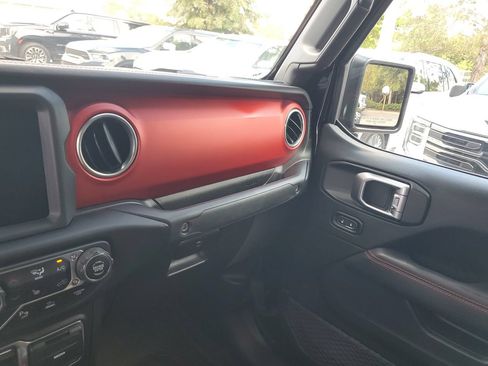 Used 2020 Jeep Gladiator Rubicon AWD/4WD image 25