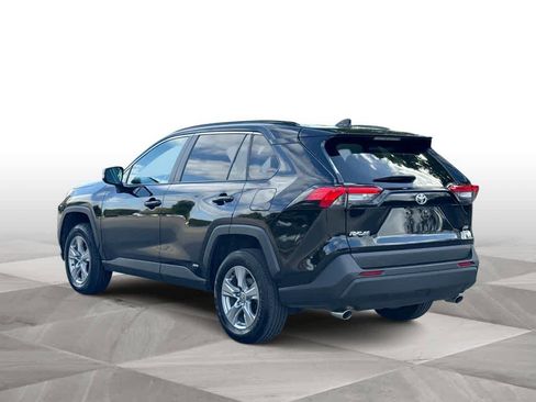 Used 2025 Toyota RAV4 XLE image 6