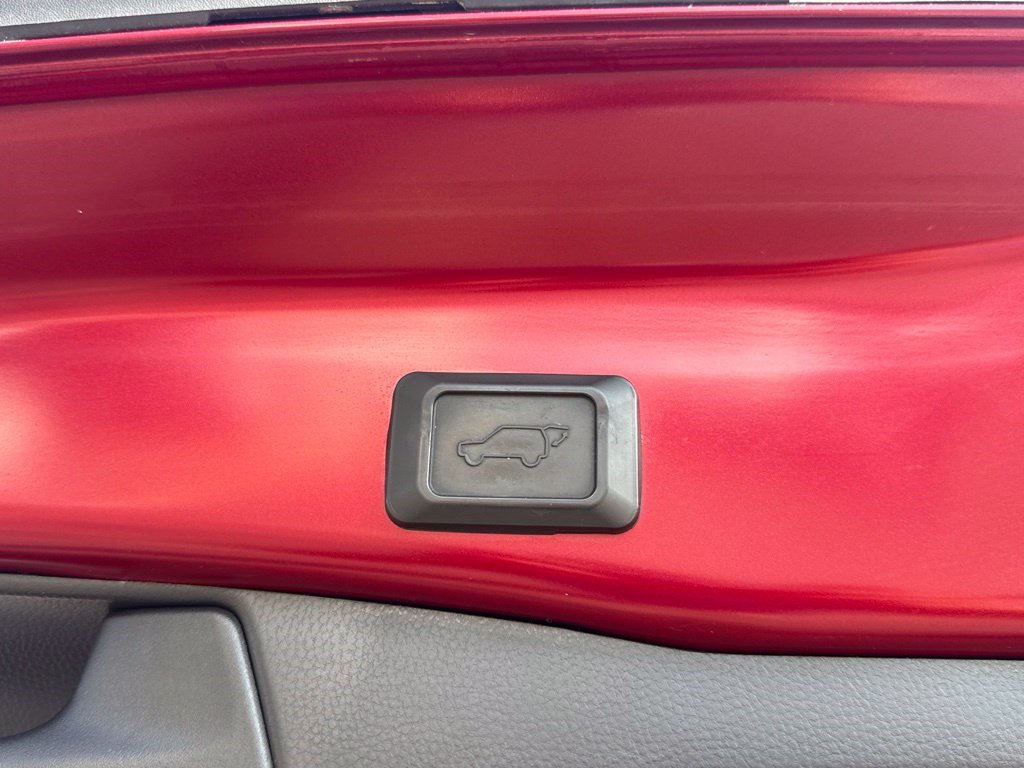Used 2019 Toyota RAV4 XLE Premium w/ Cold Weather Package AWD/4WD image 17
