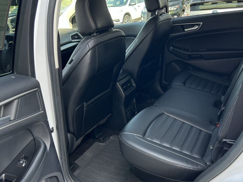 Used 2020 Ford Edge SEL w/ Convenience Package AWD/4WD image 18