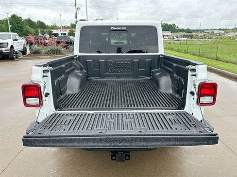 Used 2025 Jeep Gladiator Sport AWD/4WD image 22